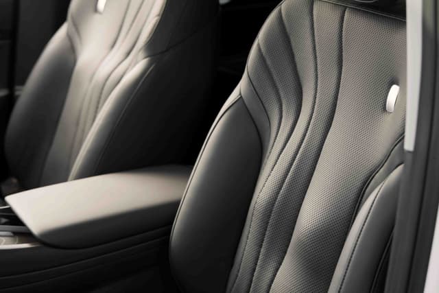 carousel-item-Electronically Adjustable & Heated Front Seats
